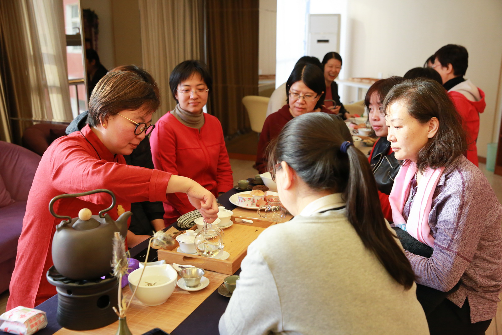 魅力绽放大和一 ——和平街一中莲葩园校区庆祝三八妇女节活动侧记